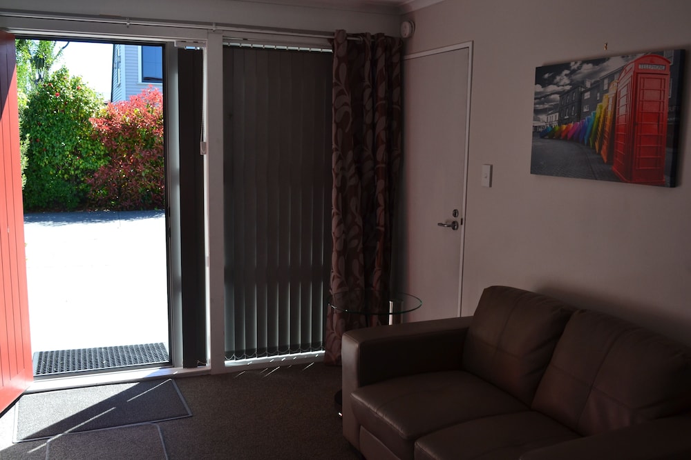 Mcwilliam Apartments 31/44