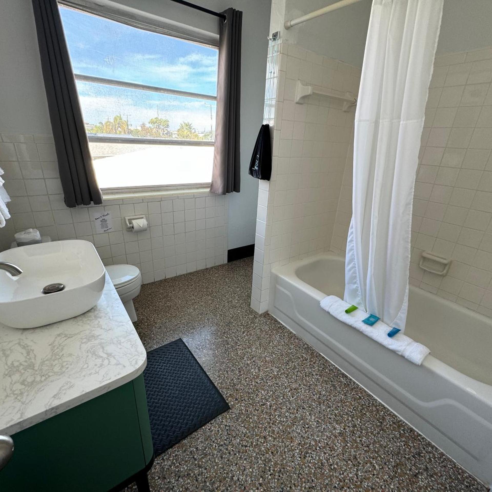 Sea Jay Motel & Marina 50/50
