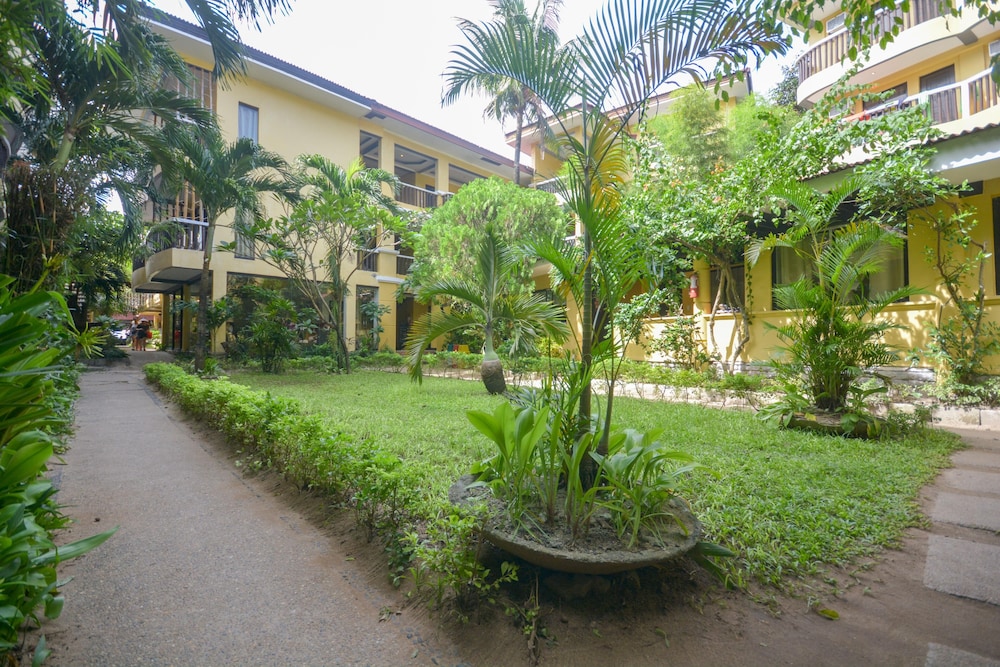 Bamboo Beach Resort Bar And Restaurant 58/66
