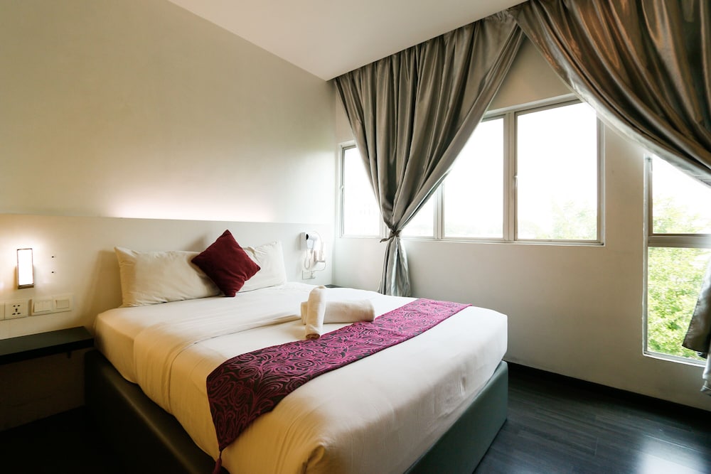 Swing & Pillows at Golden Roof Hotel Ampang, Ipoh 27/62