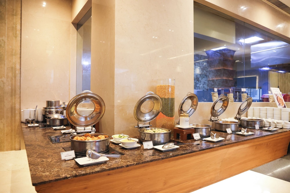 Balaji Sarovar Premiere Solapur 45/45