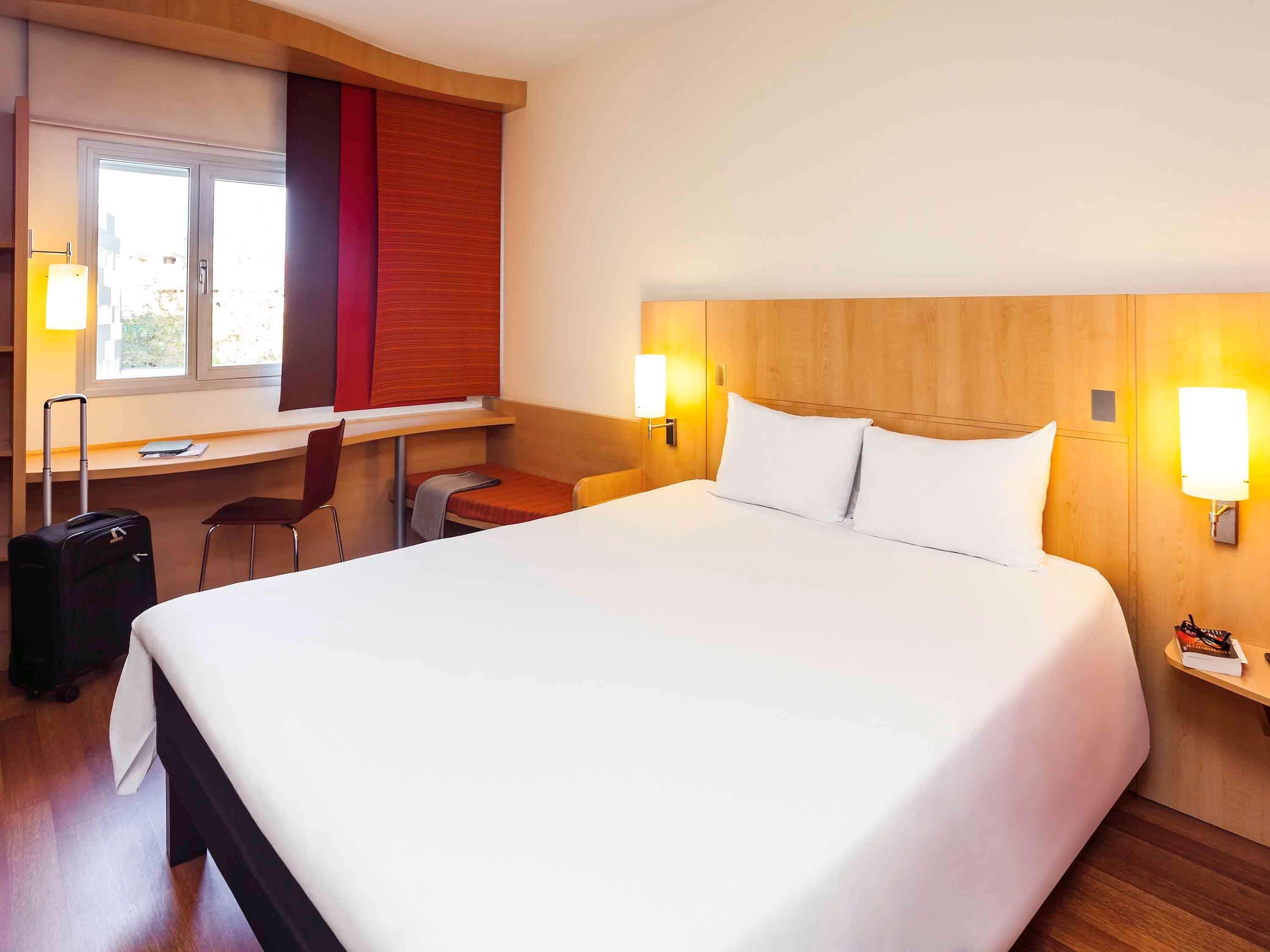 ROOM, DOUBLE BED, WITH EXTRA BED