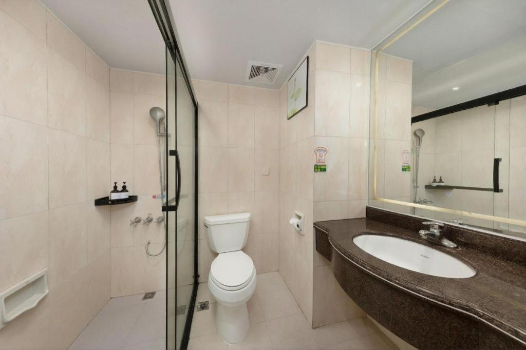 Zhen Xing Hotel 48/51