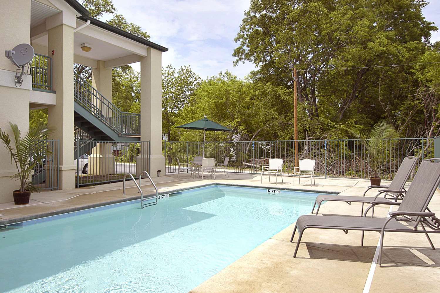 Super 8 by Wyndham Ft. Oglethorpe GA/Chatt TN Area 13/16