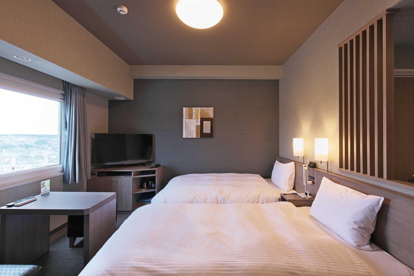 Room, Twin Beds, Electronic Cigarette Only