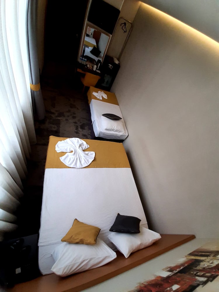 Sapko Airport Hotel 32/46