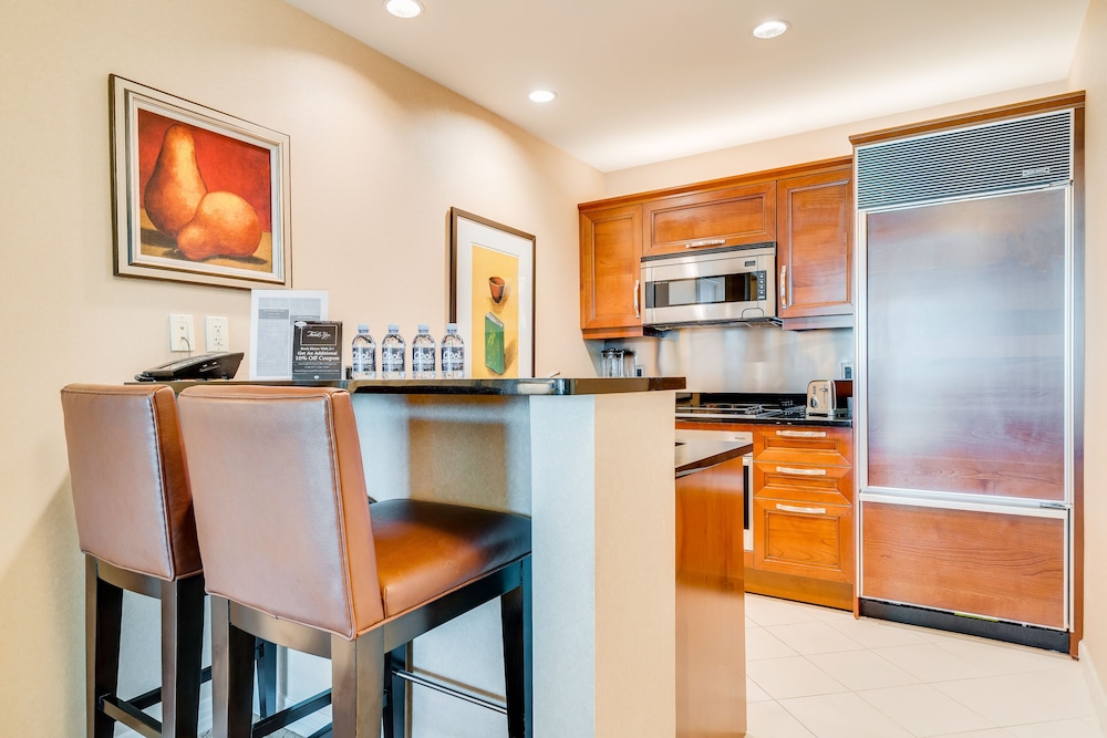 Jet Luxury Resorts @ The Signature Condo Hotel 49/69