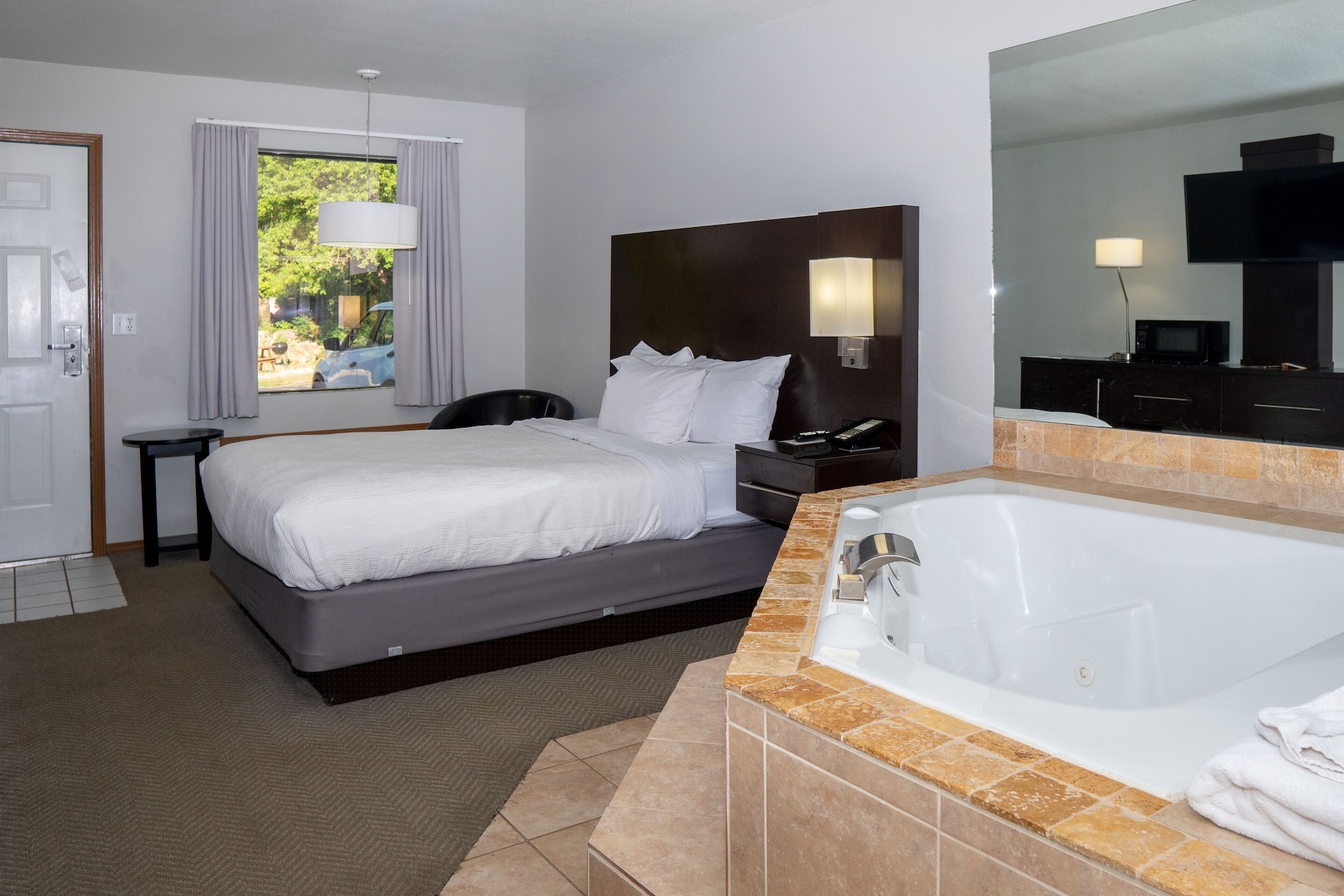 SPA, SUITE, KING BED