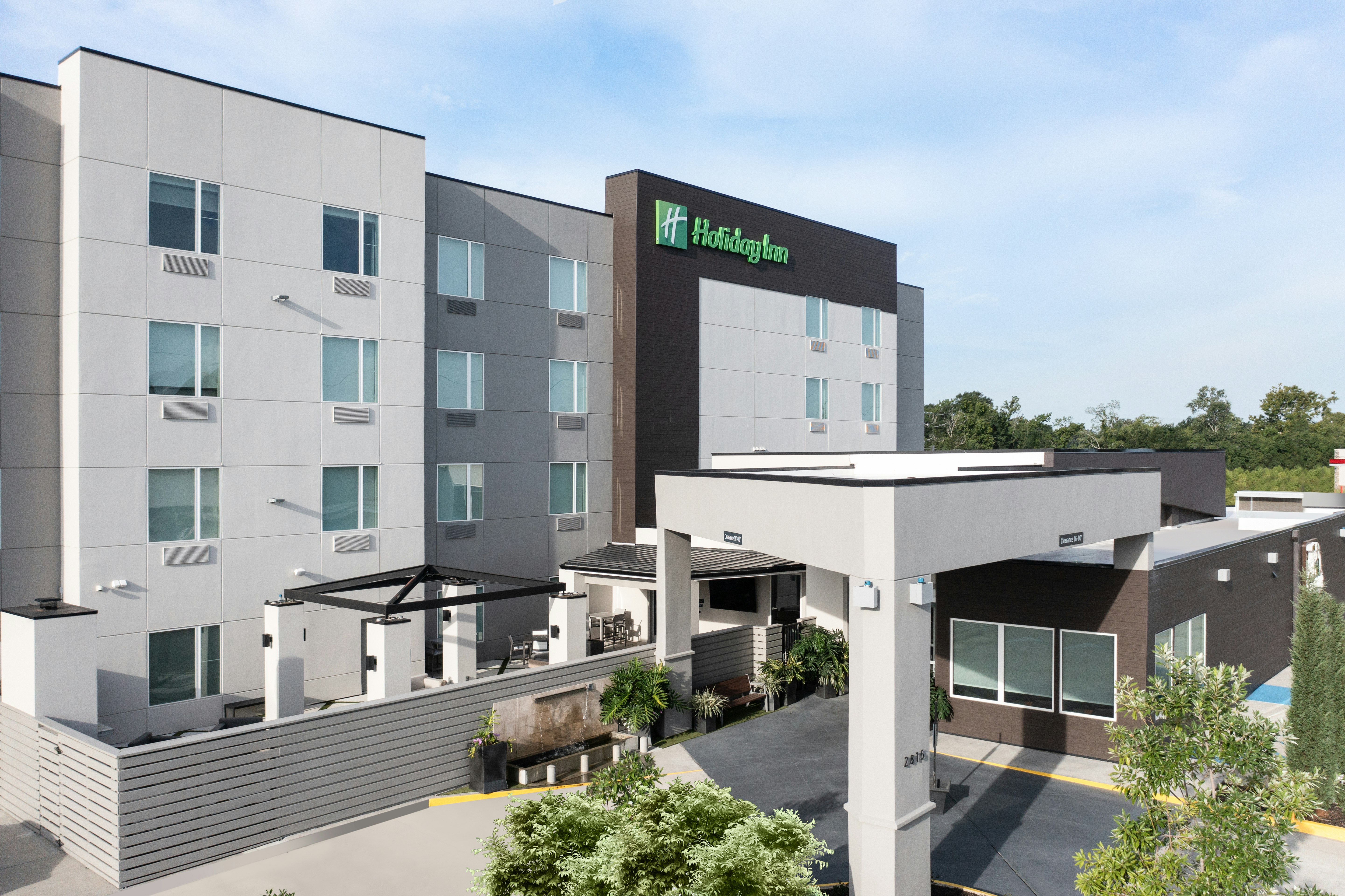 Holiday Inn Gonzales 3/50