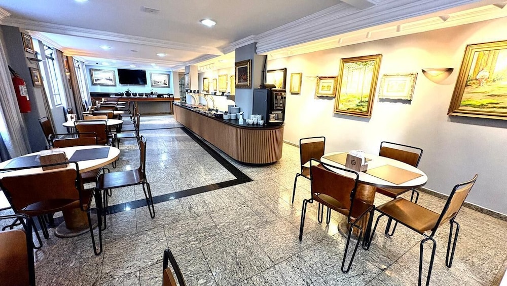 Hotel Del Rey 51/64