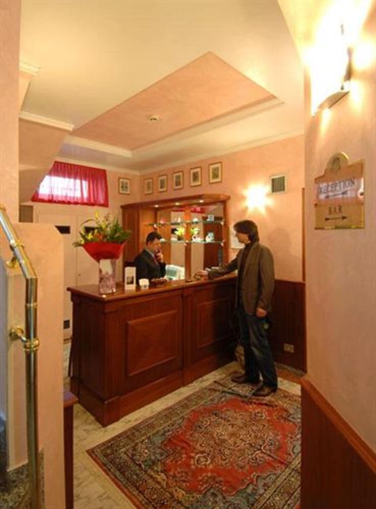 HOTEL IDEALE 7/44