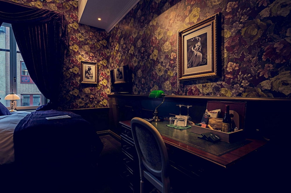 Hotel Pigalle 10/71