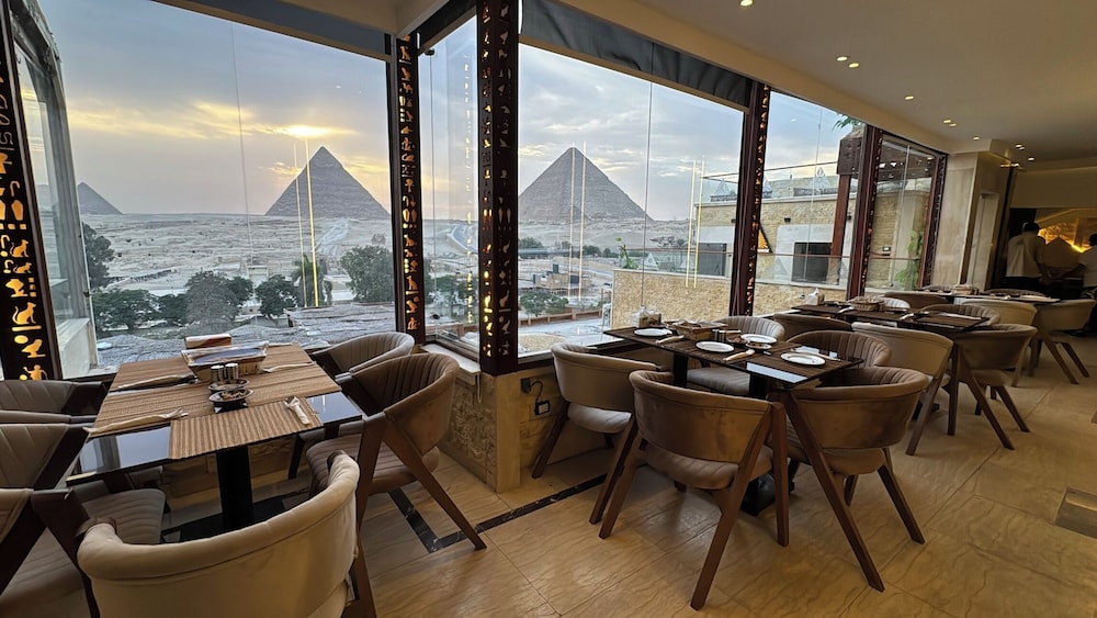 Sahara Pyramids Inn 37/50