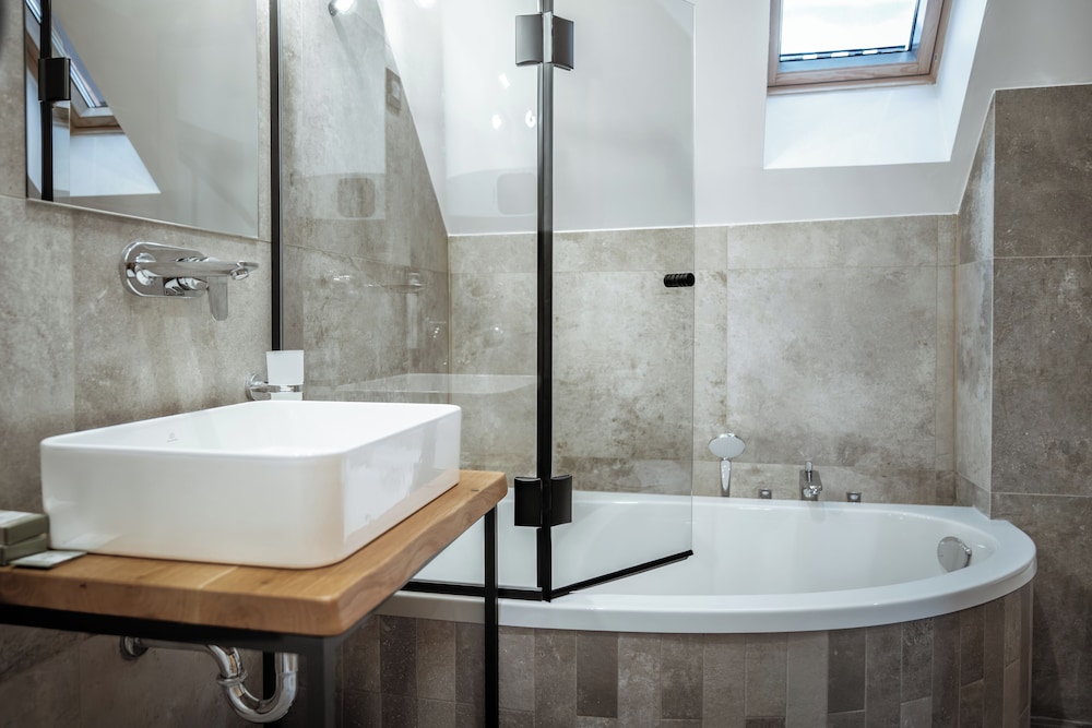 Angelina Apart Hotel&Spa Divcibare 80/83