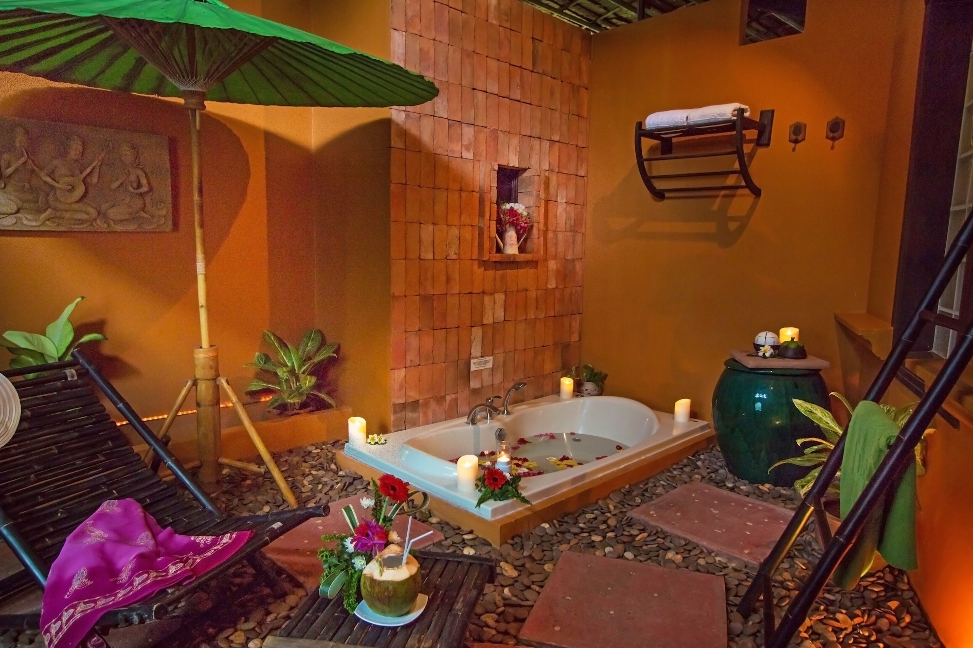 ROYAL, GARDEN, VILLA, HOT TUB