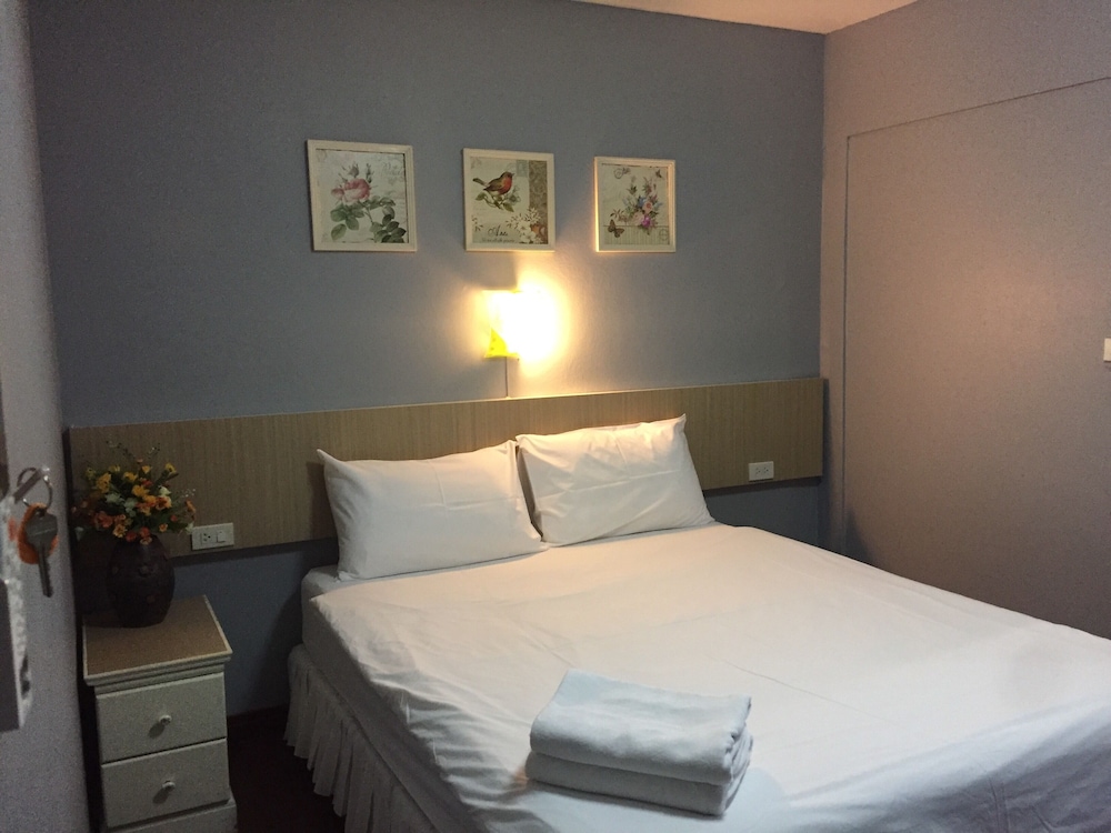 Nawaporn Place Guesthouse 8/29