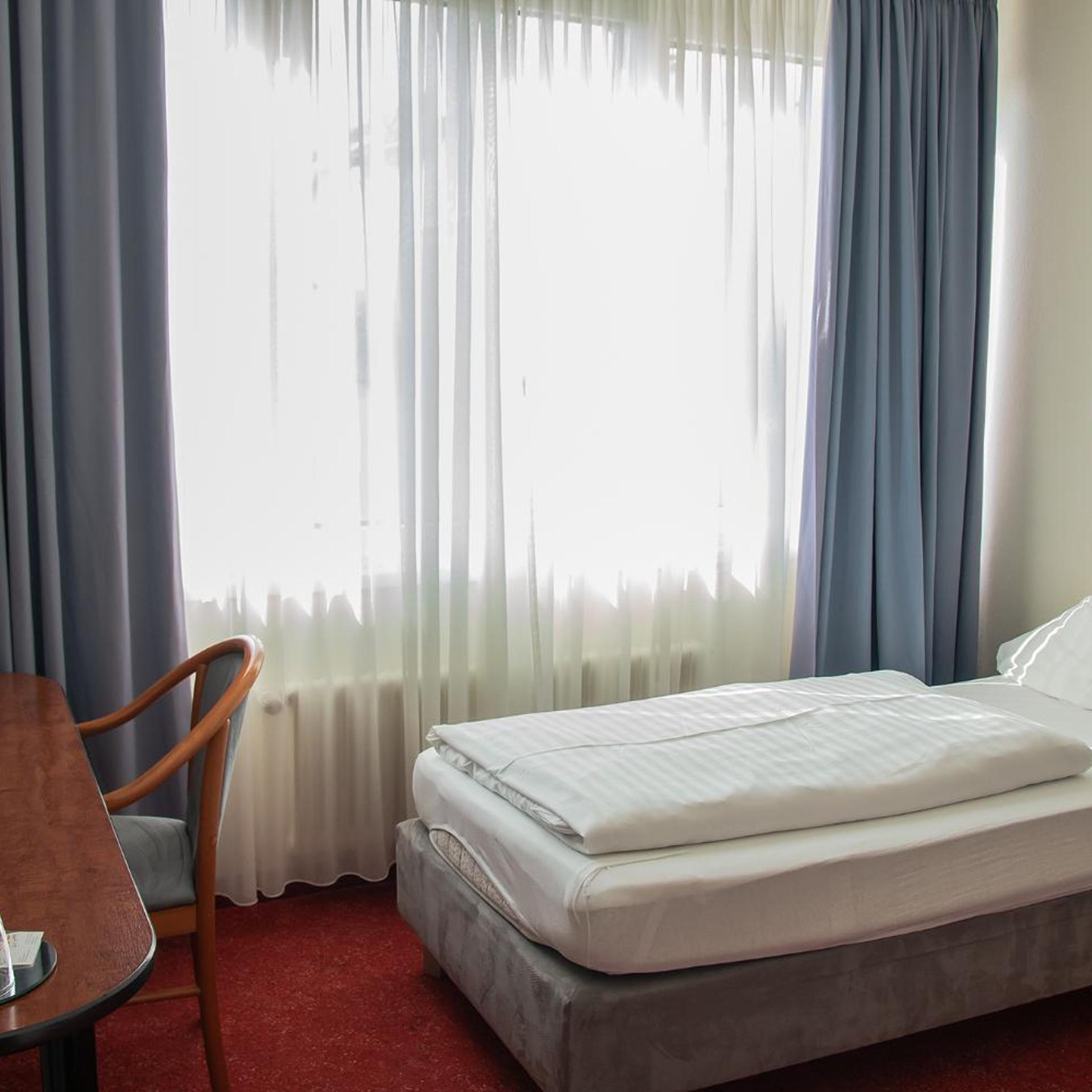 Hotel Alpha 13/26