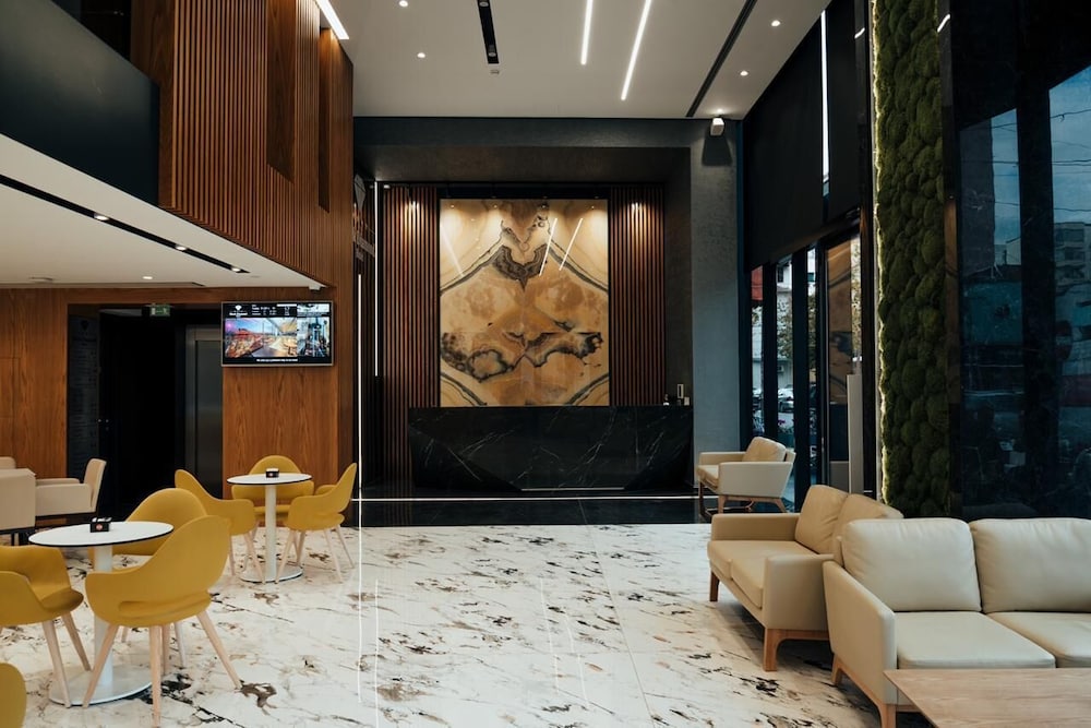 Black Diamond Hotel 5/21