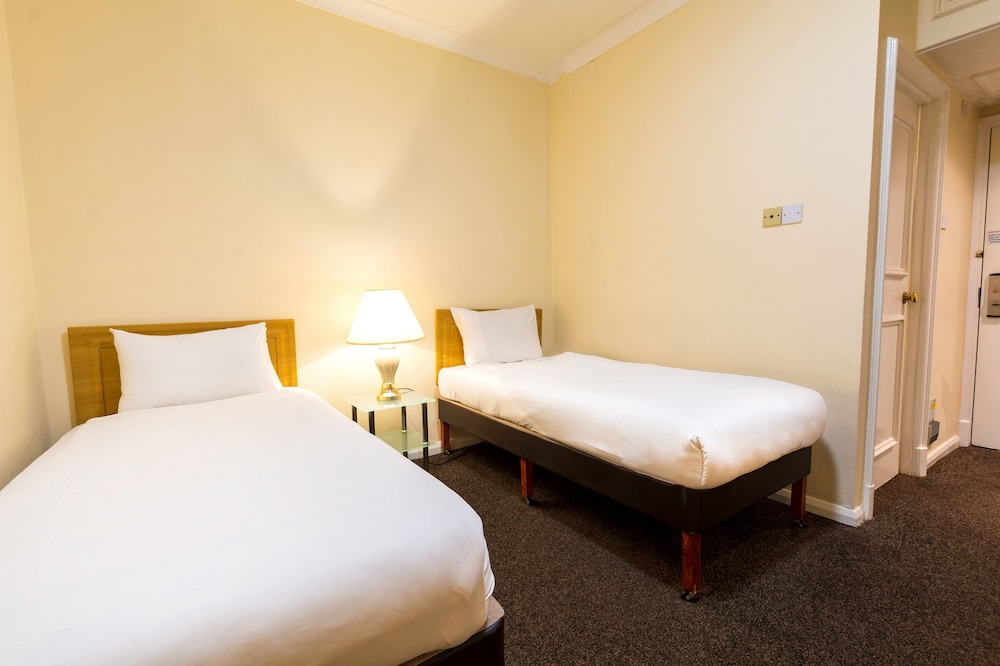 STANDARD, TWIN BEDS, NO WINDOW
