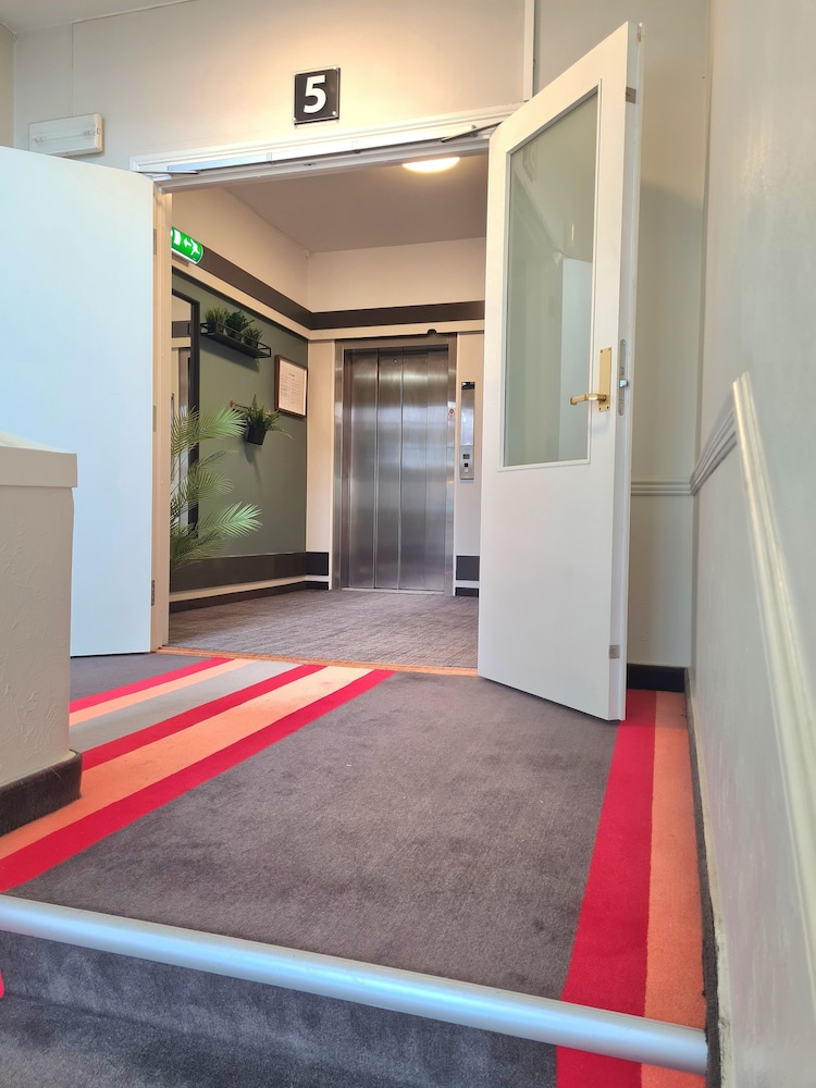 City Living Sentrum Hotel 42/49