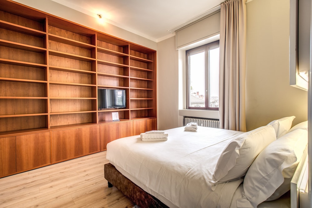 EXECUTIVE, APARTMENT