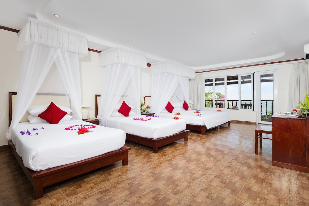 Rock Water Bay Beach Resort &amp; Spa 13/50