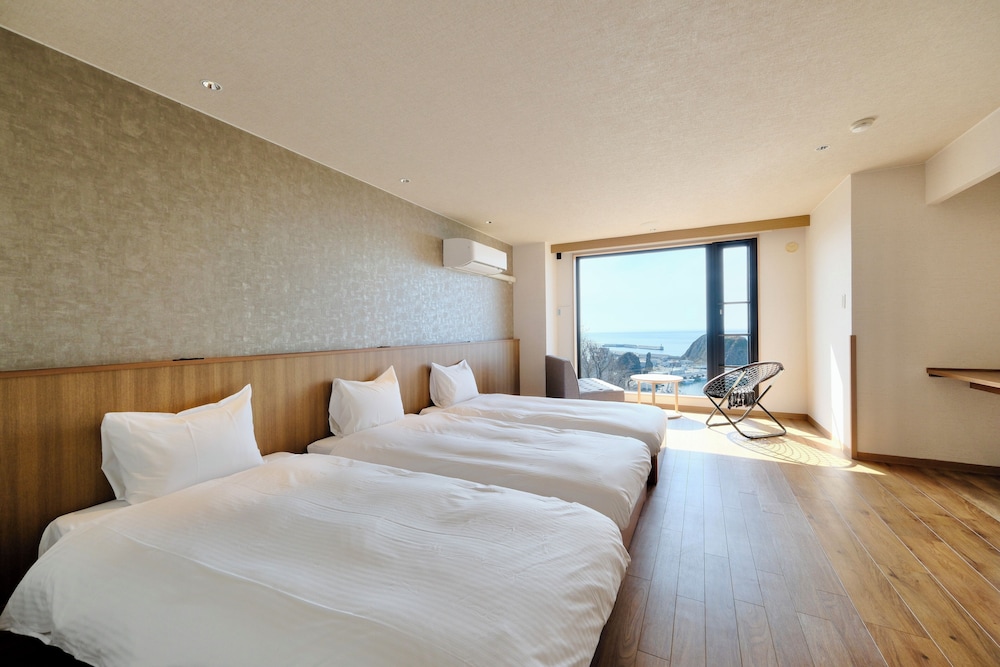BASIC, TRIPLE, 3 BEDS