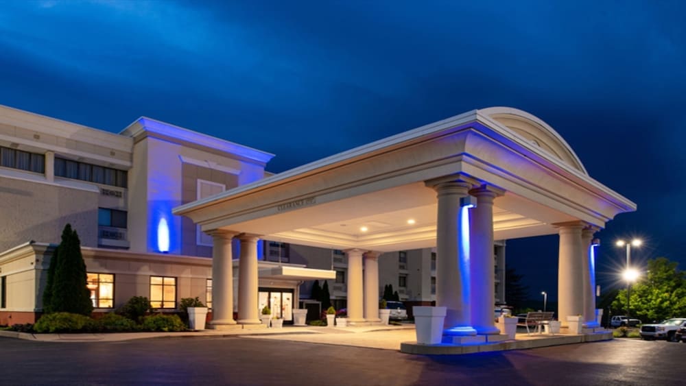 Holiday Inn Express Cincinnati West 3/74