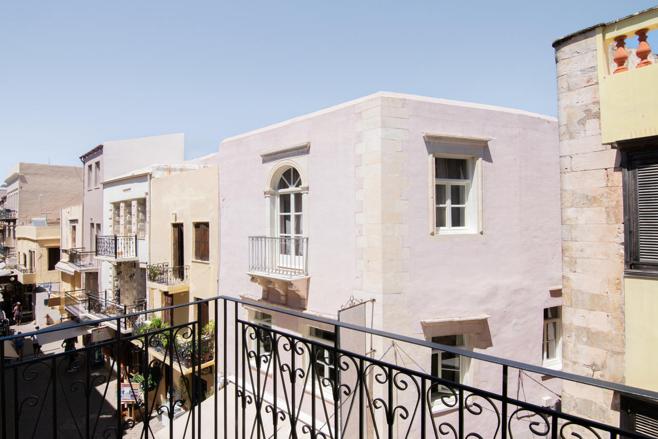 Consolato Boutique Suites 2/94