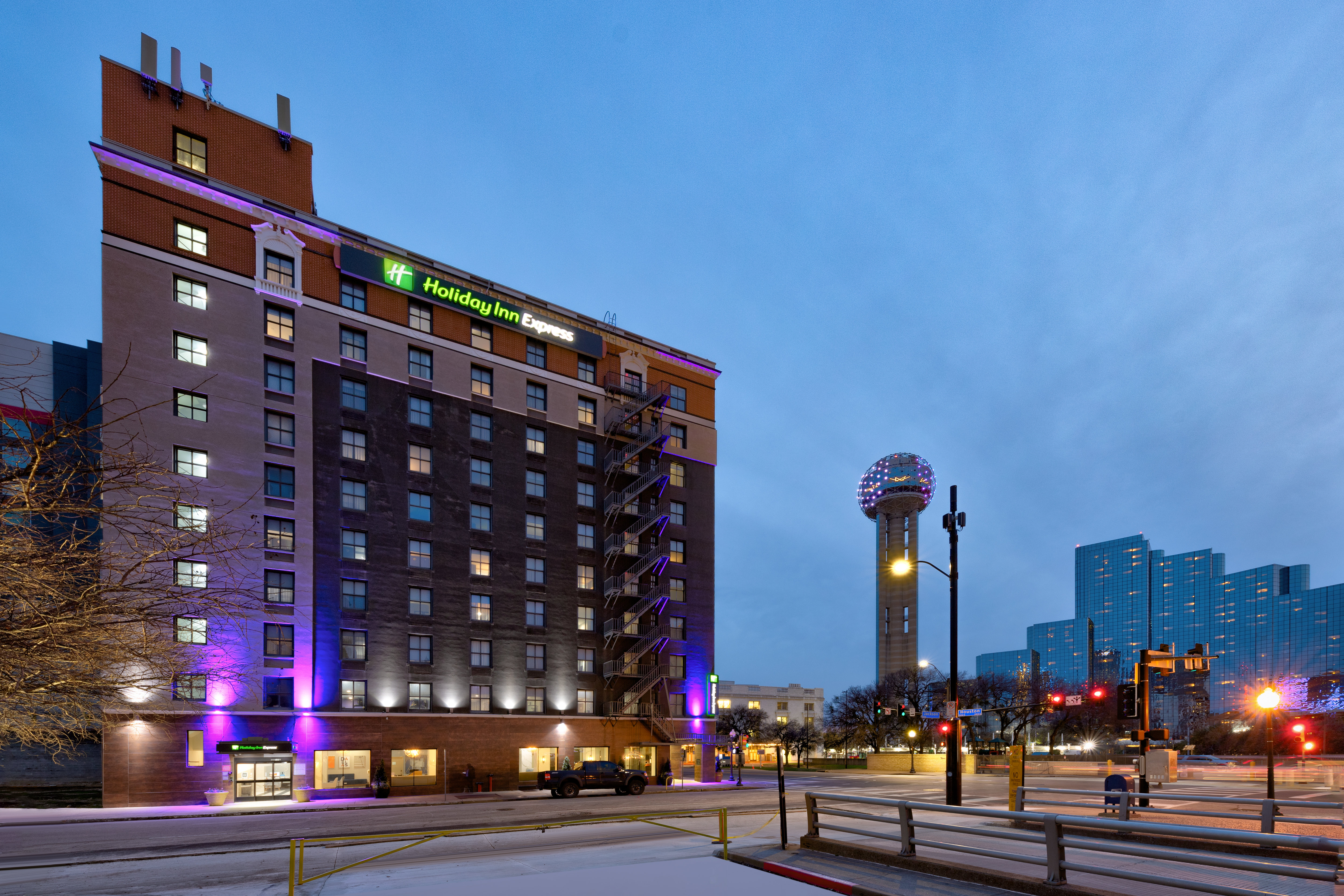 Holiday Inn Express - Dallas Downtown, an IHG Hotel 4/73