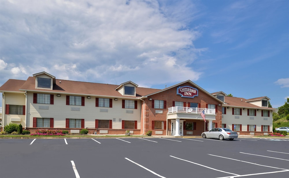 Country Hearth Inn & Suites Toccoa 4/23