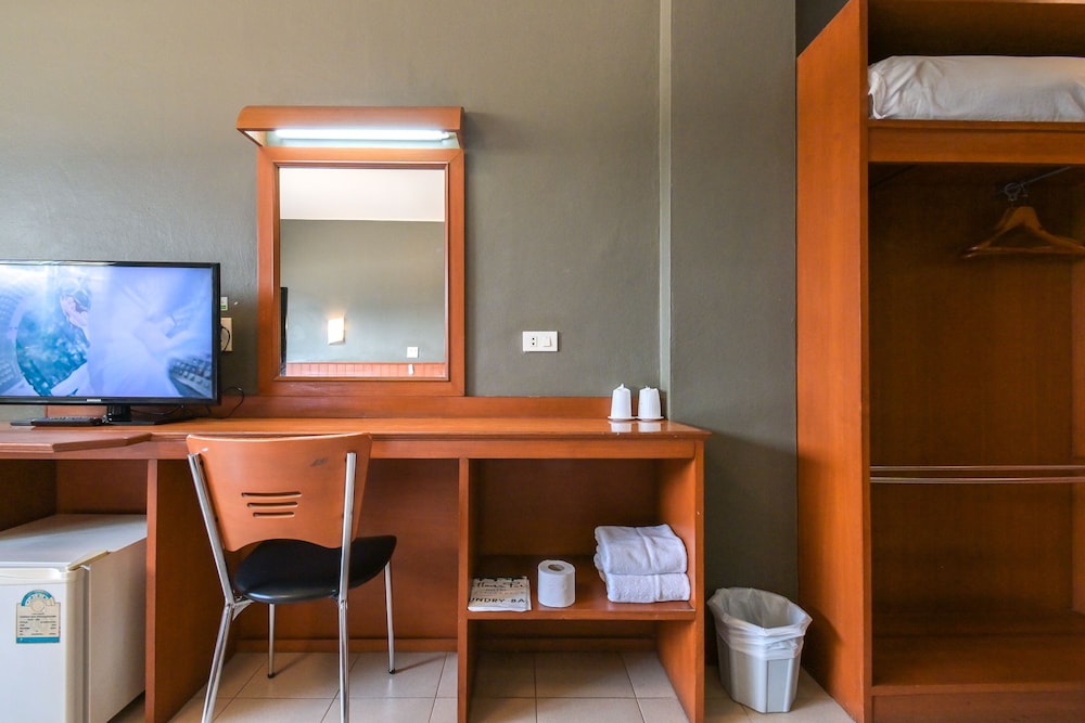 Rattana Park Hotel 85/98