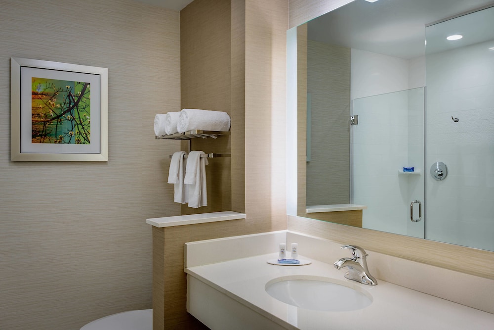 FAIRFIELD INN & SUITES DALLAS WEST/I-30 9/27