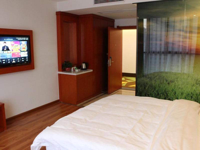 Vatica Hotel Fuyang Linquan Tenghui International City Branch 24/40
