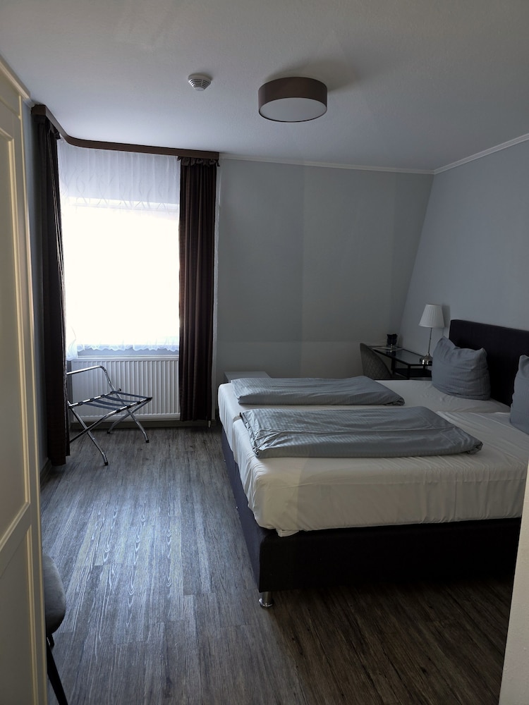 غرفة أساسية بسريرين منفصلين، Lieth Hotel Grünreich 2/10