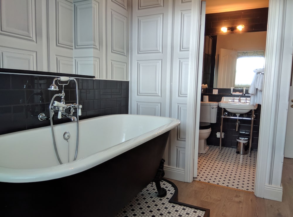Pembroke Townhouse 40/42