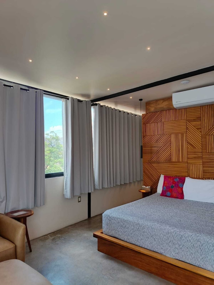 1 BEDROOM, DESIGN, STUDIO, SUITE, KING BED, CITY VIEW, TERRACE