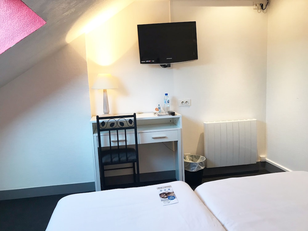 Brit Hotel Aux Sacres - Reims Centre 43/51