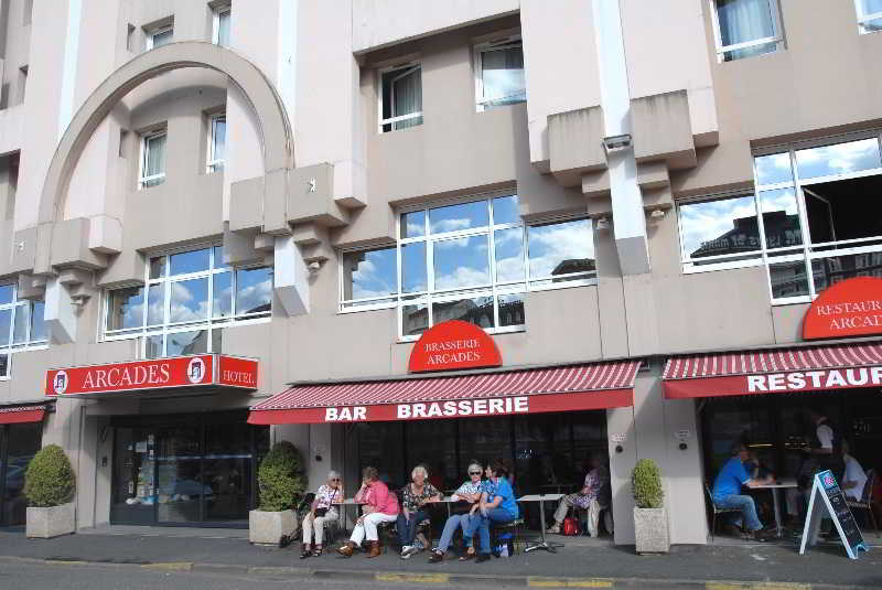 Arcades Hotel 3/30