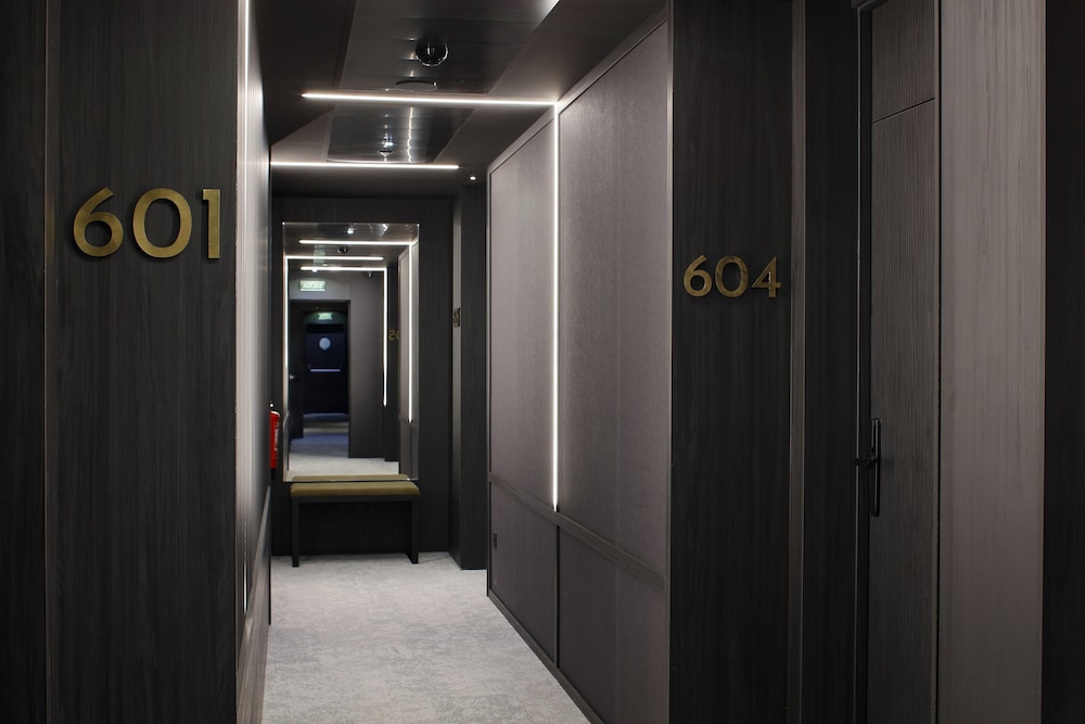 Nuvo Hotel Boutique 20/50