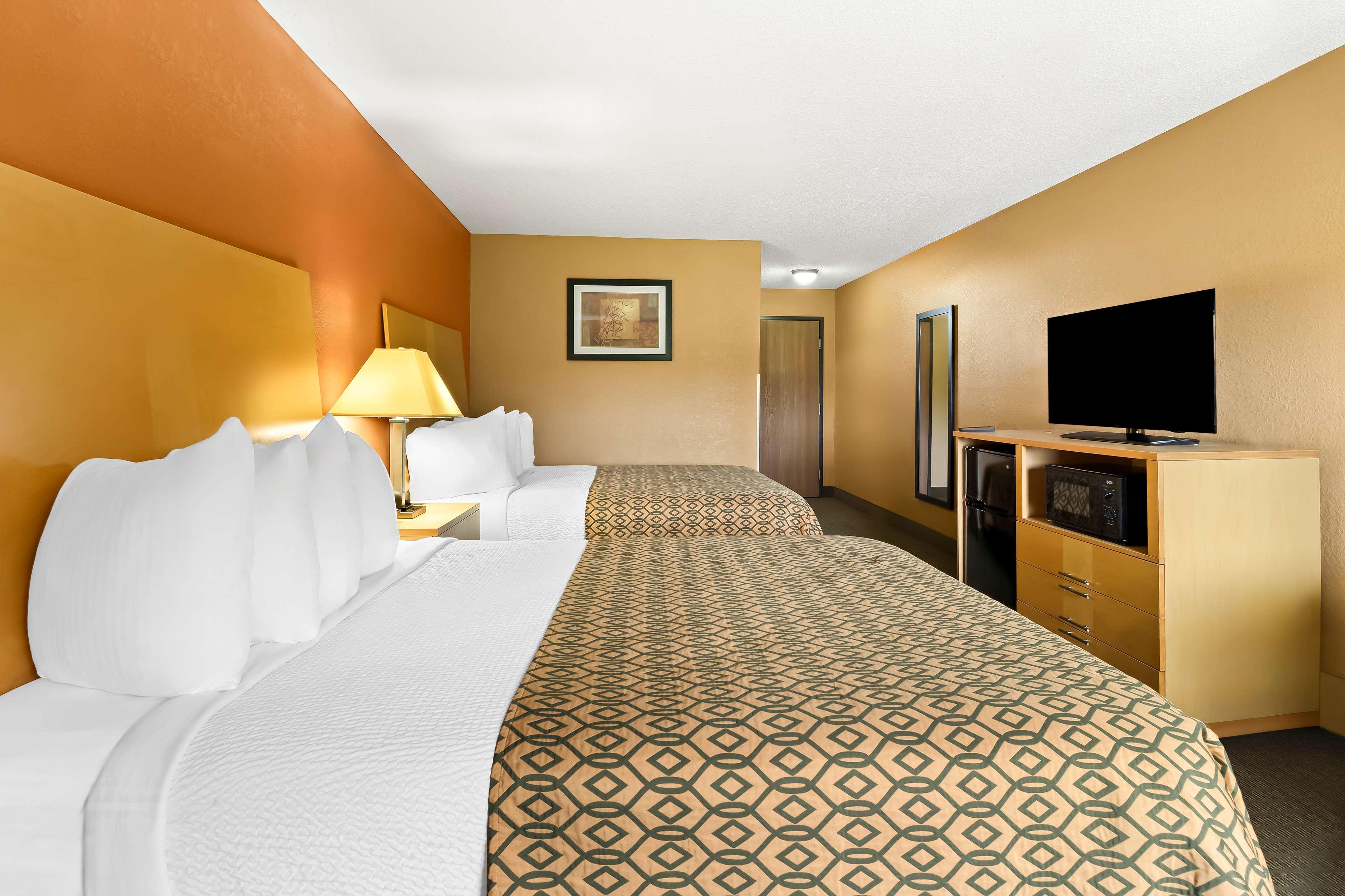 Room, Quadruple