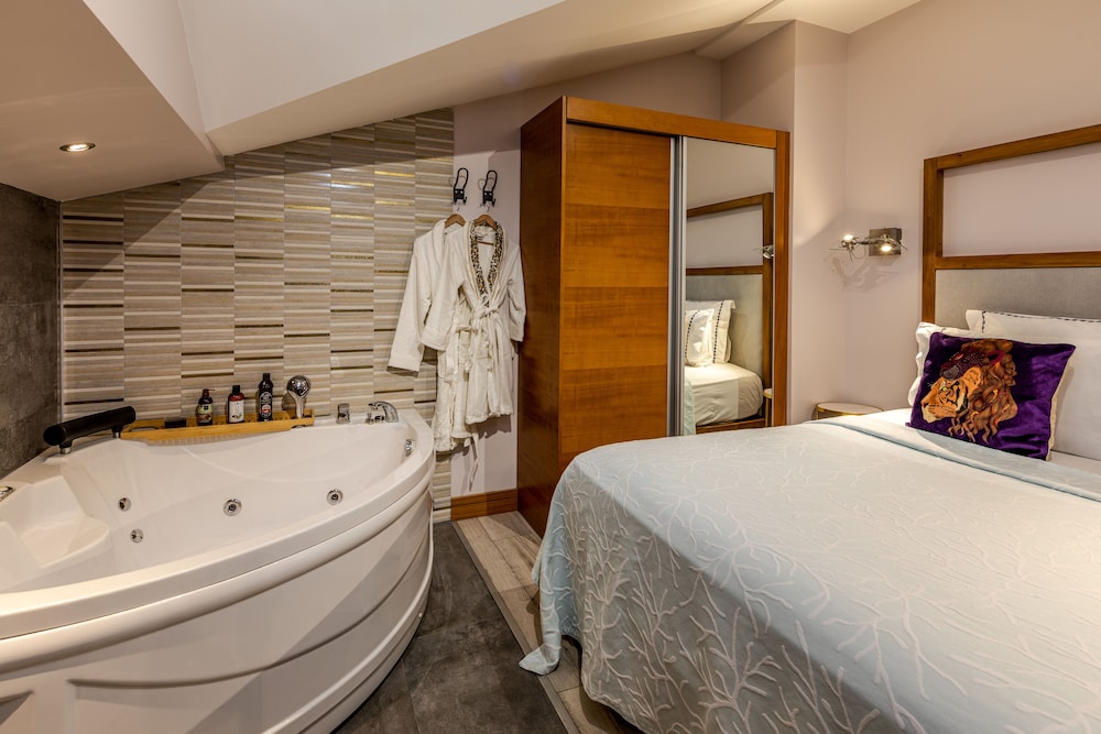 Parkhouse Hotel Spa 66/67