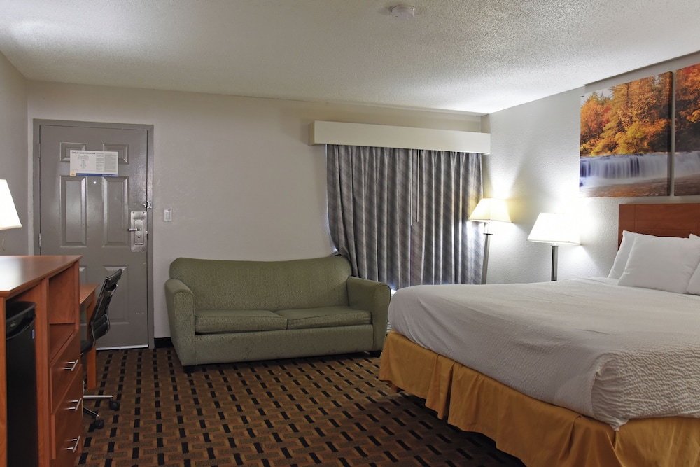 Days Inn by Wyndham Lebanon 11/35