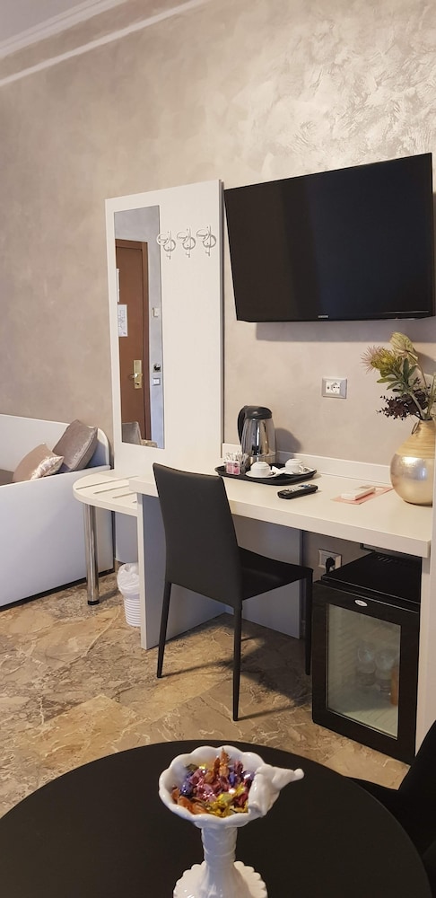 Hotel Orazia 48/57