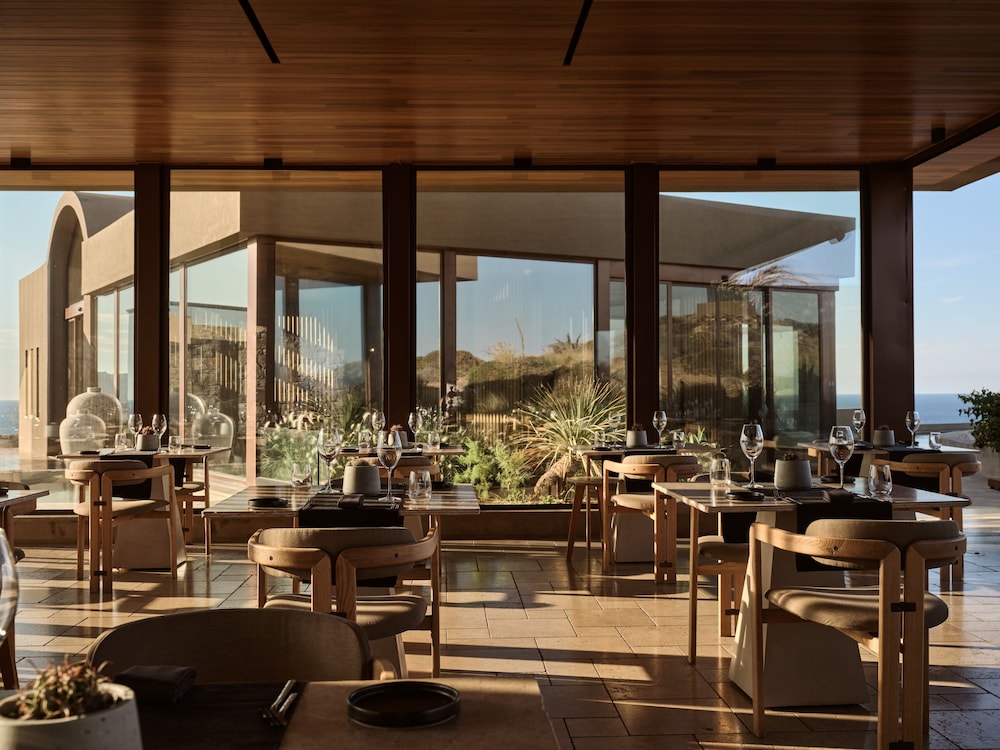 Acro Suites a Wellbeing Resort 37/50