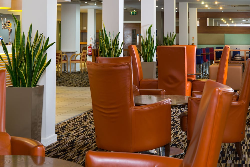 Holiday Inn Express Stevenage 5/66