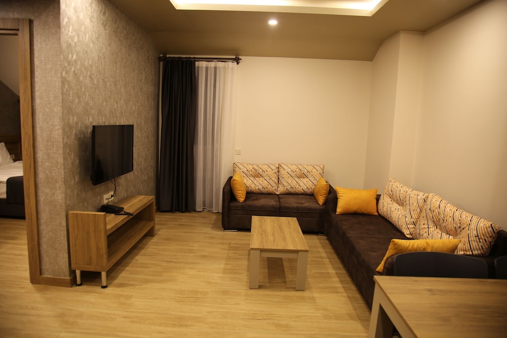 Golden World Suite Hotel 17/35