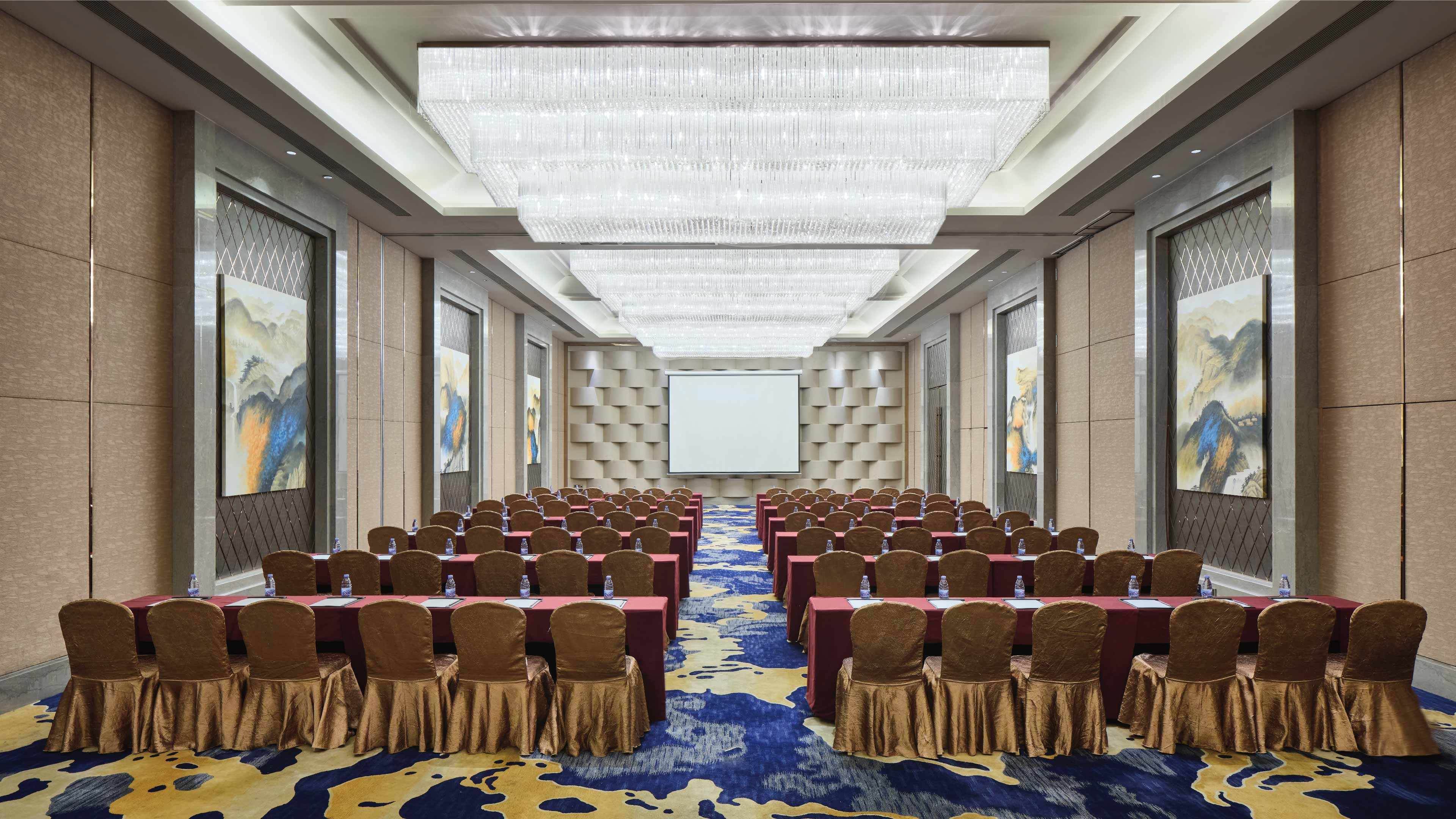 CROWNE PLAZA HAILING ISLAND 40/50