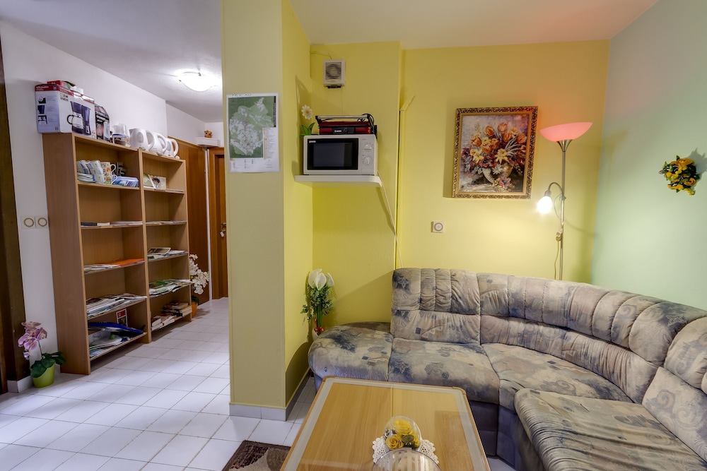 Rooms and Apartments Jana 47/76