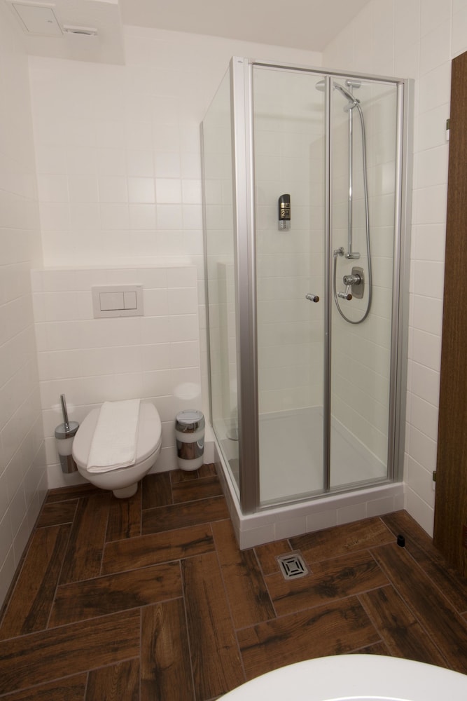 Confour Hotel 47/50
